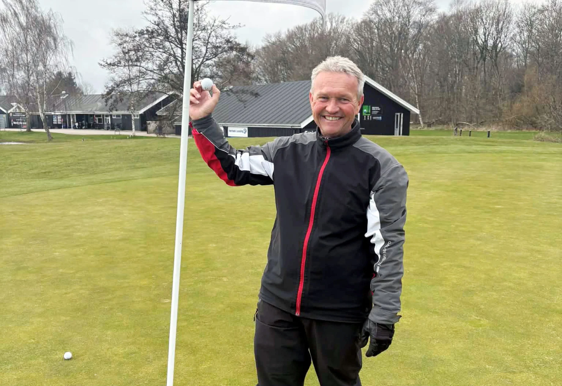 Hole in one med GF