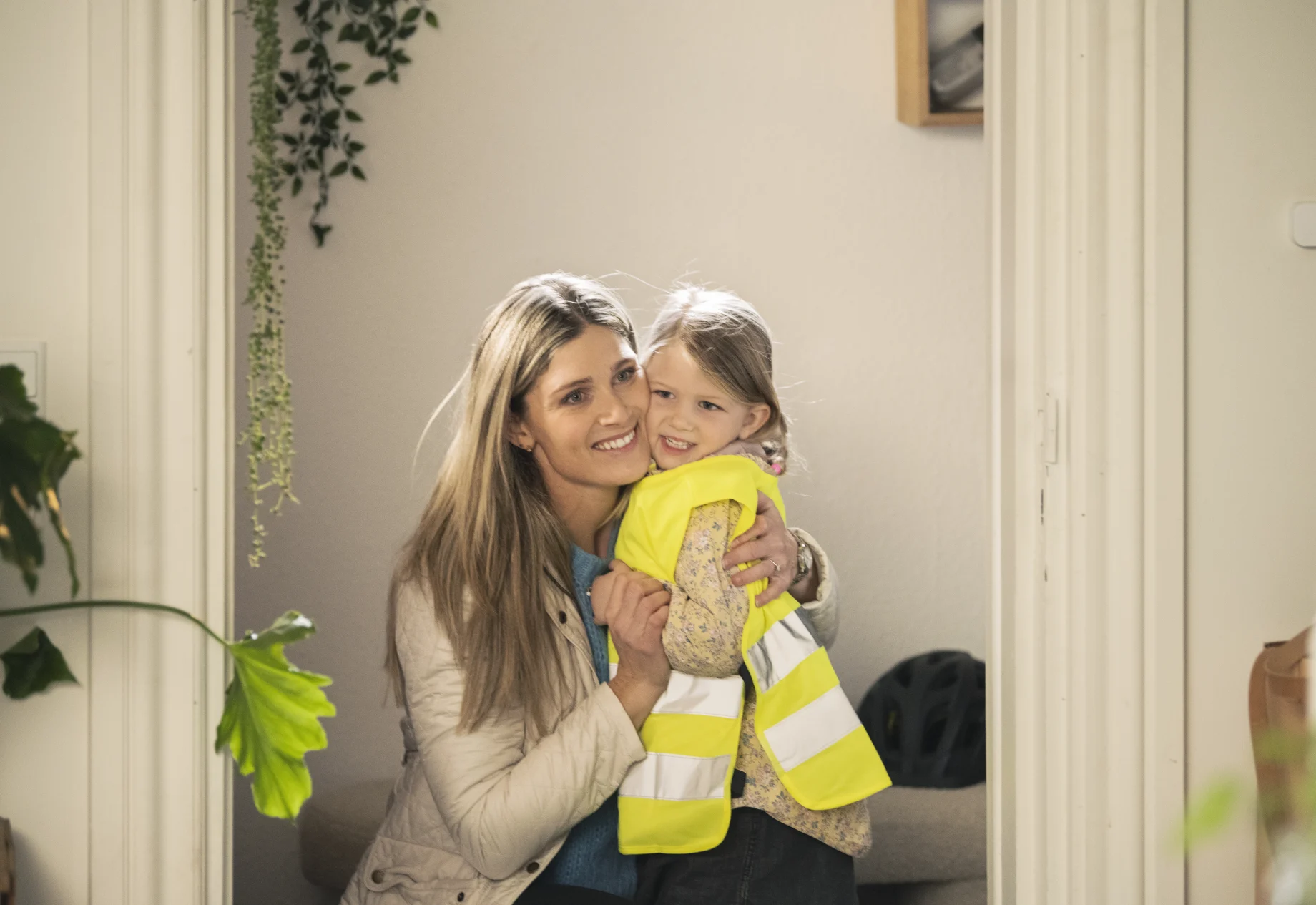Mor og datter med refleksvest