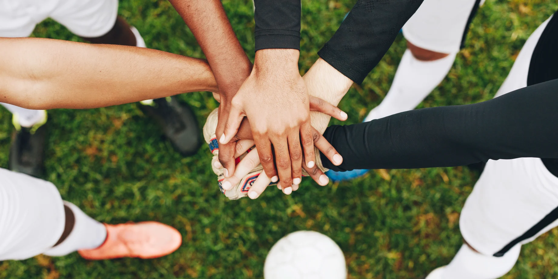Hænder i cirkel, sammenhold